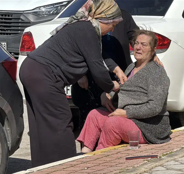 Apartmanda 6 Kişi Mahsur Kaldı: "Çatıya Ulaşsaydı Kurtuluş Yoktu" 8